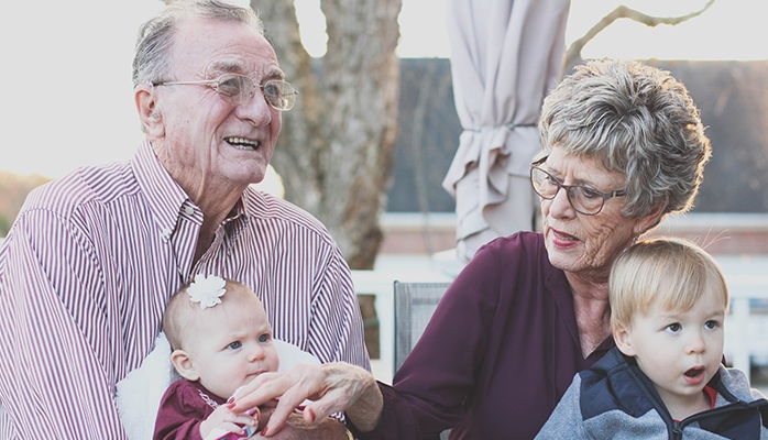 Droit de visite et de correspondance des grands-parents pour le maintien du lien avec la lignée paternelle